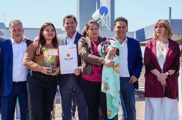 Entregaron 118 viviendas en Angaco
